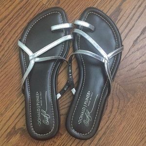 Metalic silver Donald J Pliner sandals 7.5